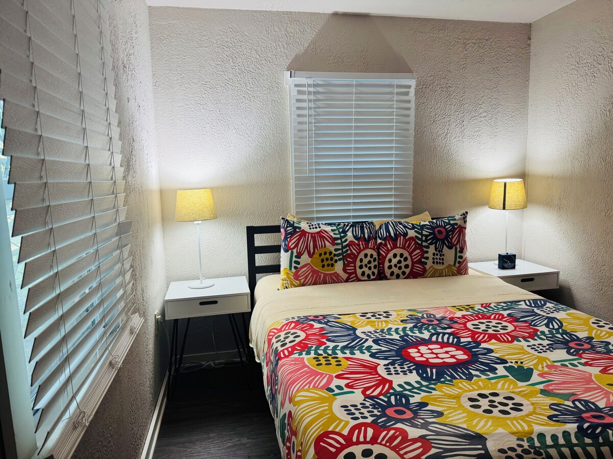 Photo 4 of Two queen bedroom under New management