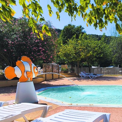 Aloha camping club. Dream vacation, heated pool, entertainment, catering.