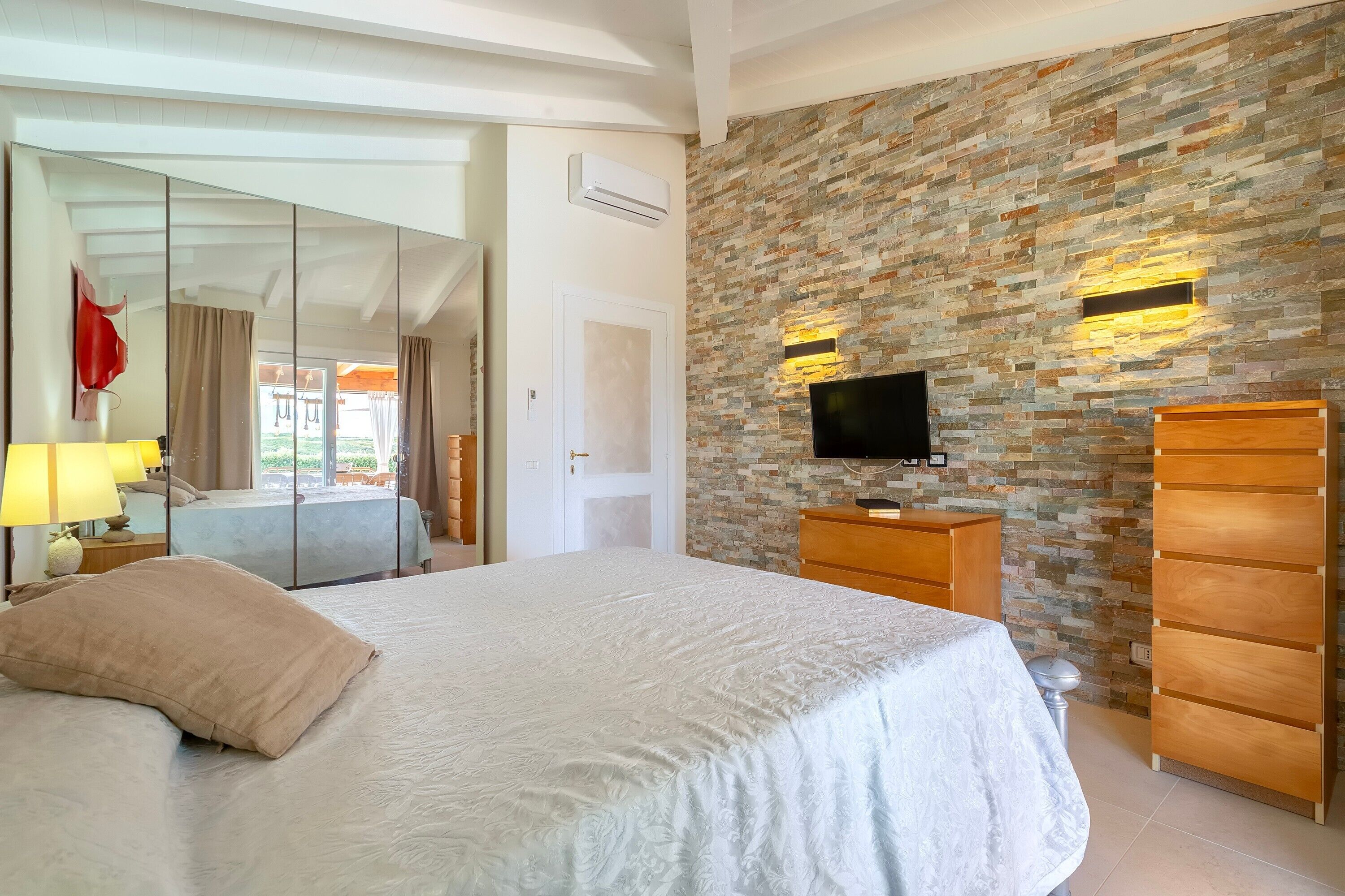 3 chambres, fer et planche à repasser, Wi-Fi gratuit, draps fournis