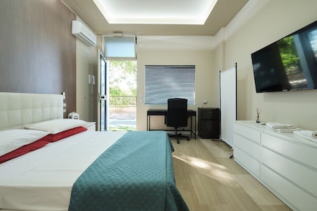 Soundproofing, free WiFi