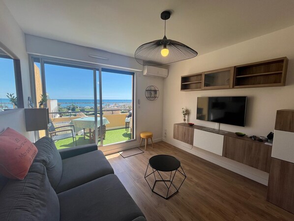 TV - Studio in Sète with sea view, air conditioning, and private parking (Sète)