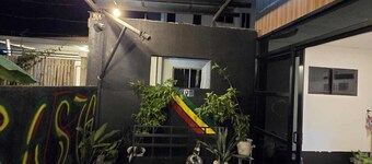 Summers Transient house with AC, WiFi in tranquil Digos City