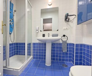 Hair dryer, towels