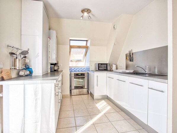 Køleskab, mikrobølgeovn, ovn, opvaskemaskine