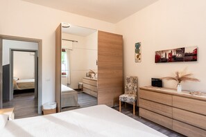 2 slaapkamers, een strijkplank/strijkijzer, gratis wifi, beddengoed