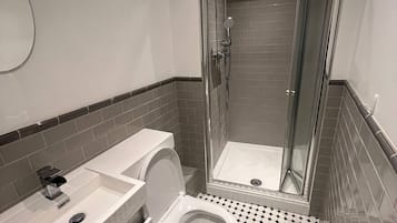 Studio, 1 Bedroom, Smoking | Bathroom