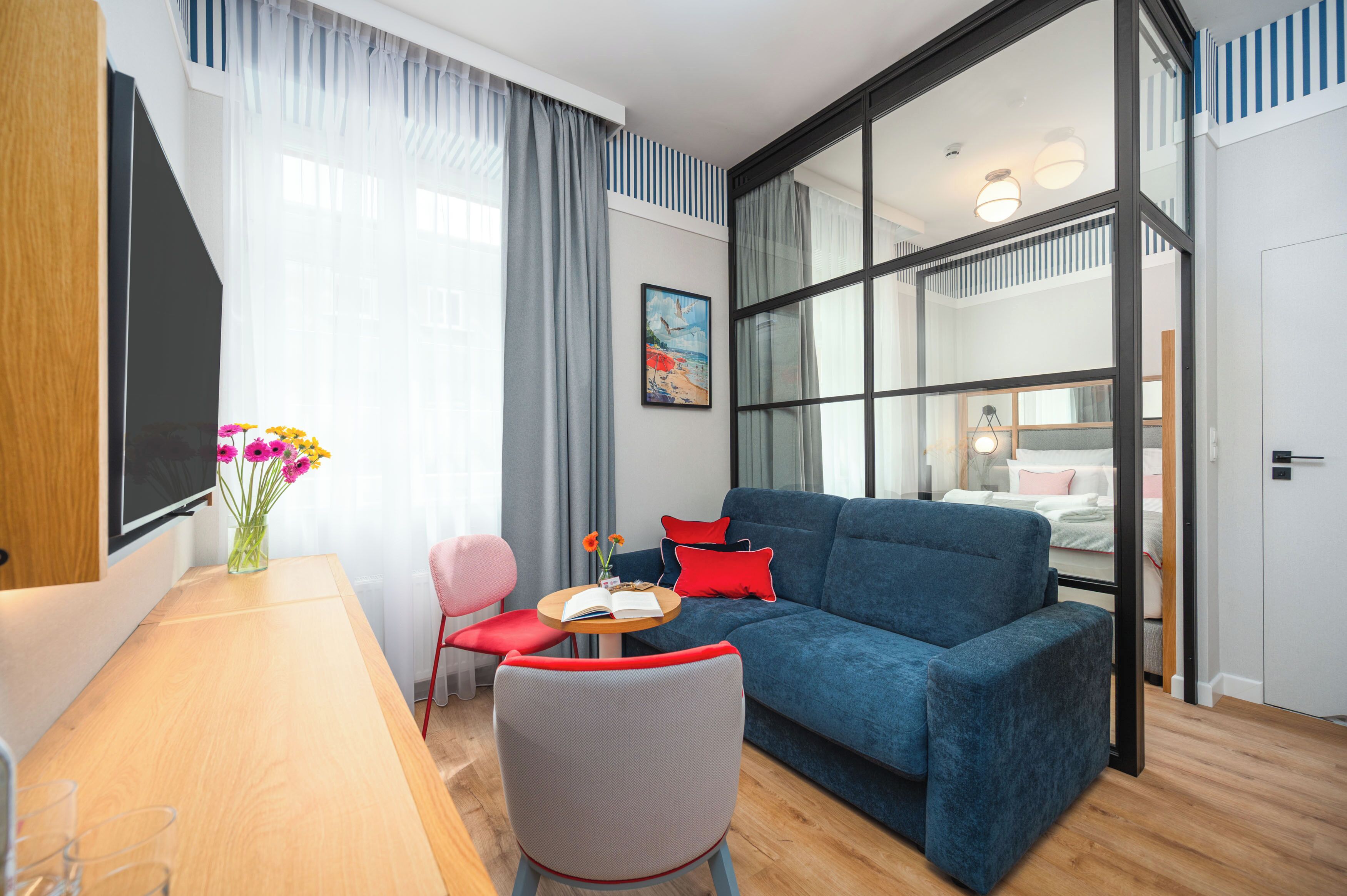 Superior-sviitti | Tallelokero huoneessa, pimennysverhot, ilmainen Wi-Fi