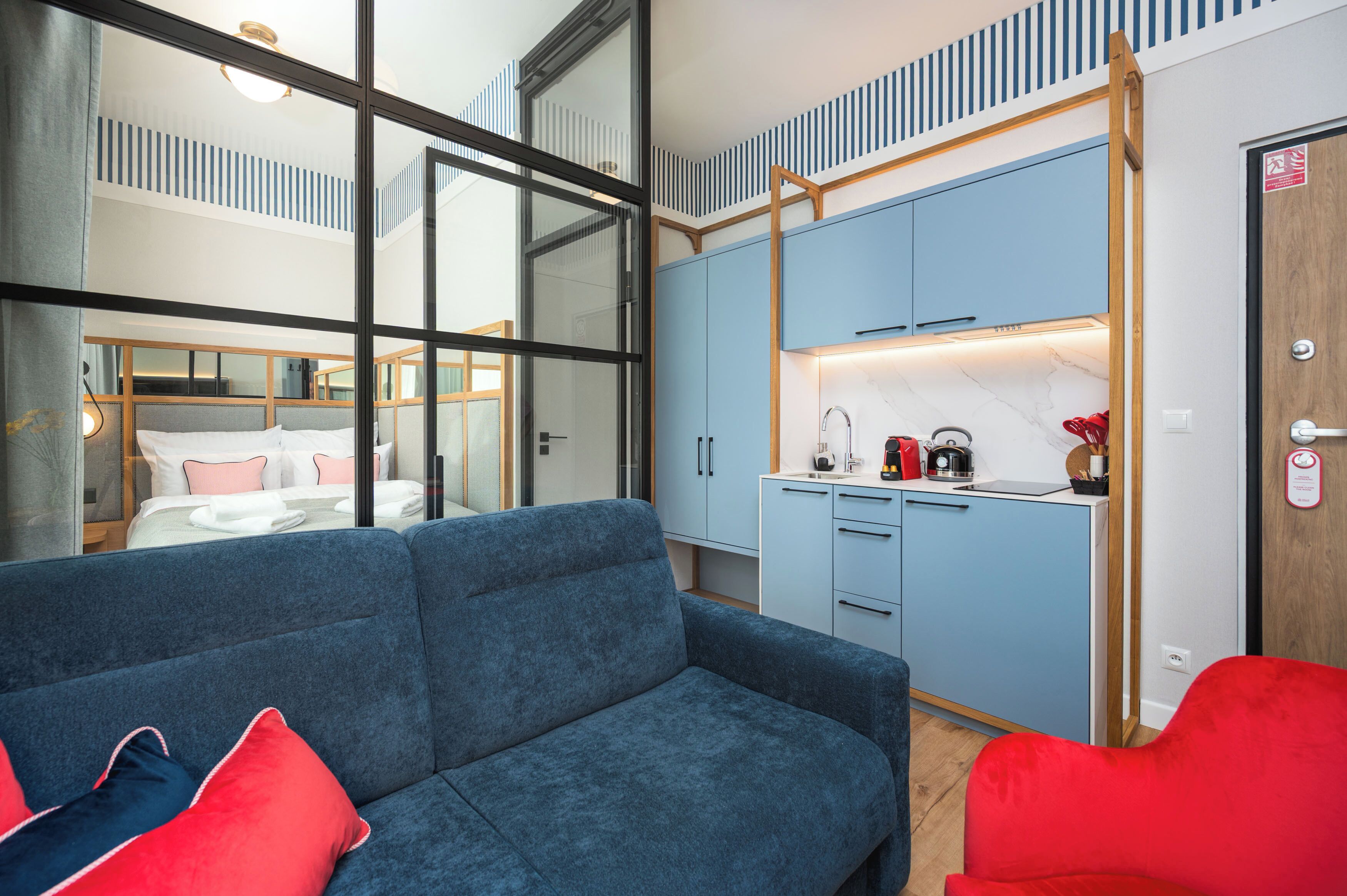 Superior-sviitti | Yksityinen keittiö | Jääkaappi, liesi, espressokone, vedenkeitin