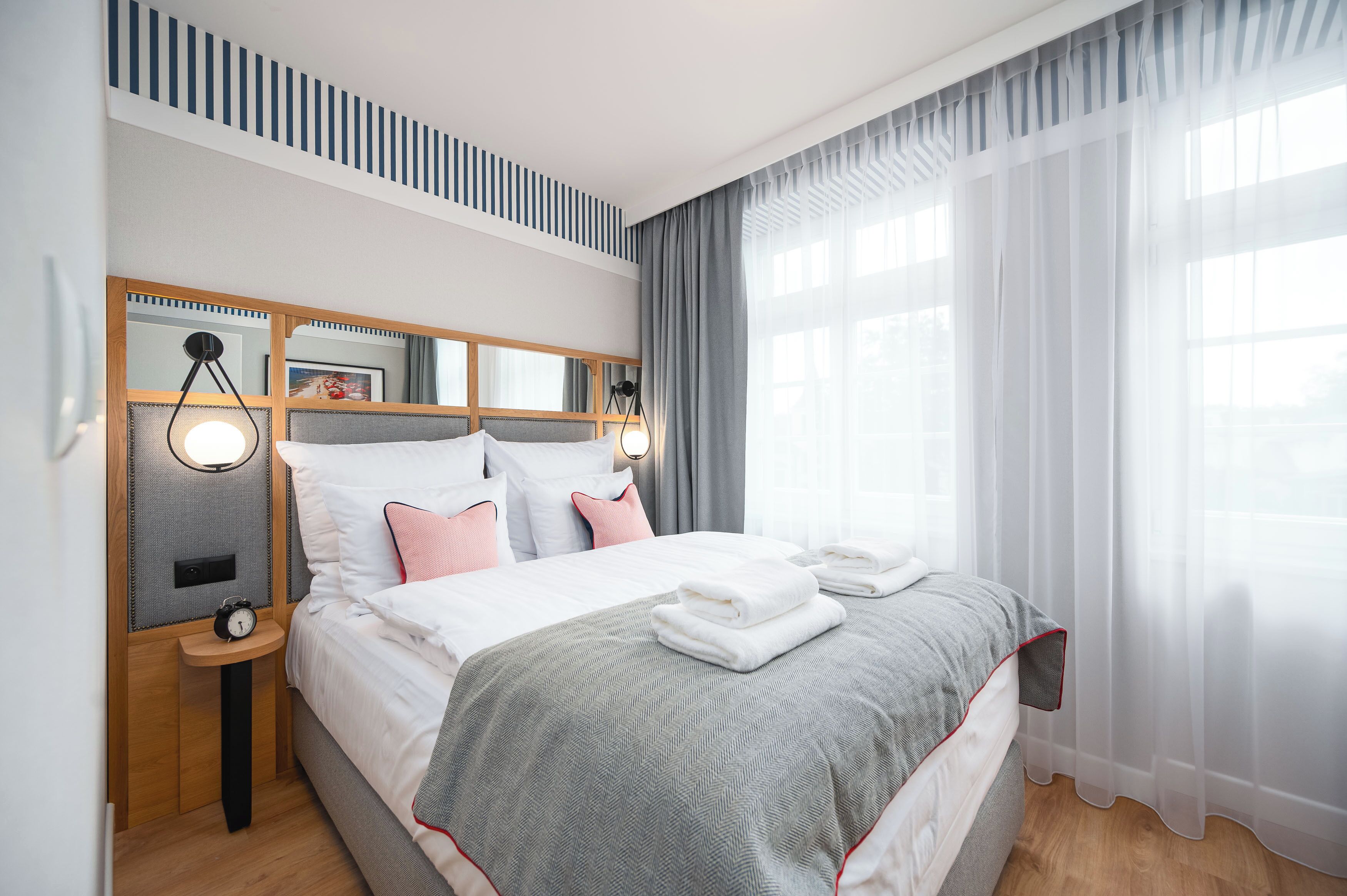 经典套房 | 客房内保险箱、遮光窗帘、免费 WiFi