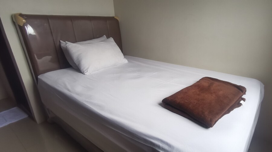 Hotel O Balikpapan near Siloam Hospital formerly Syafla Guest House