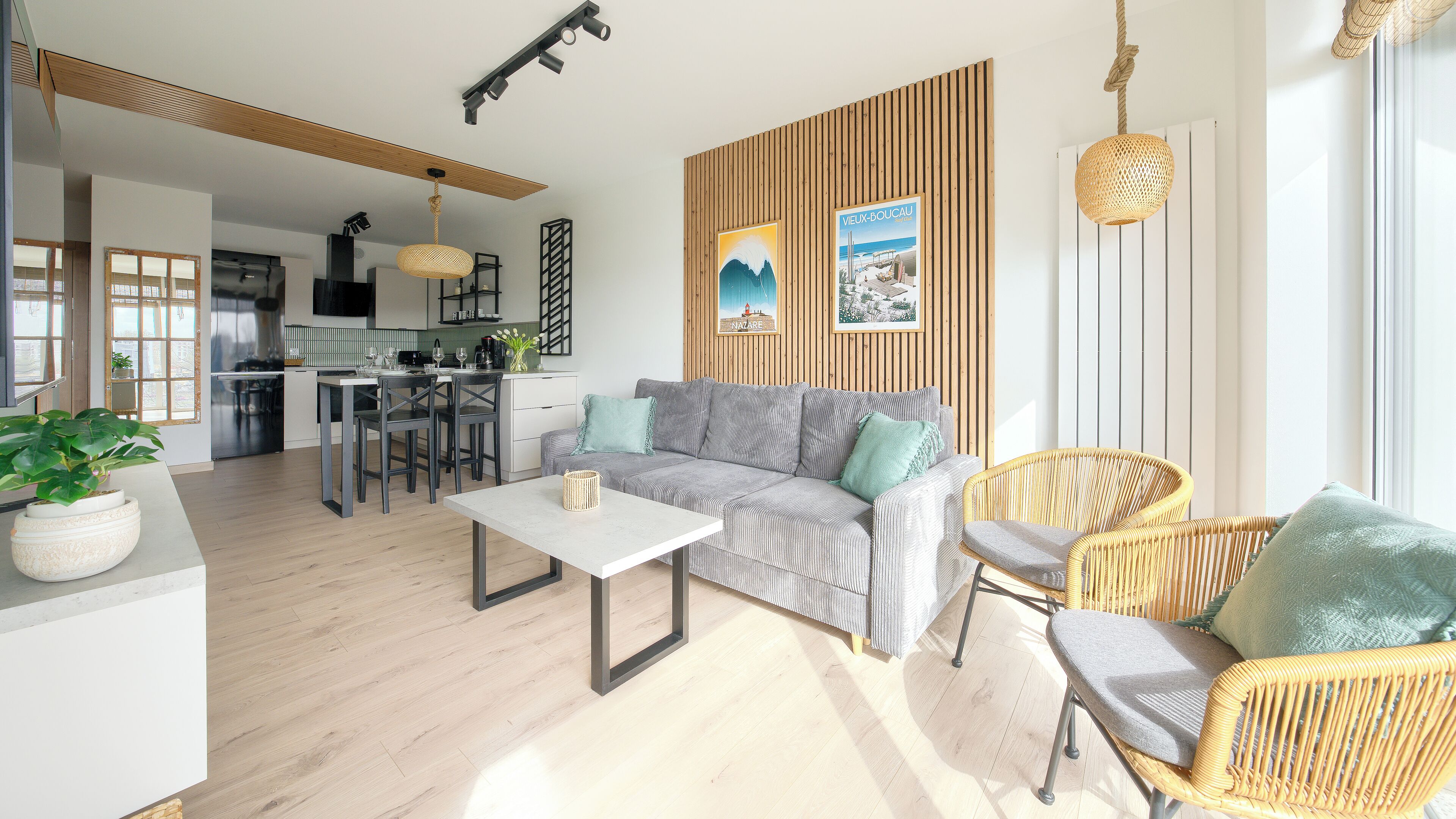 Apartment | Living area | Flat-screen TV