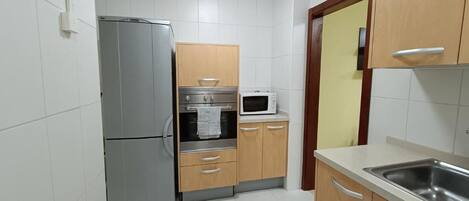 Apartment, 2 Bedrooms, Accessible, Patio | Interior