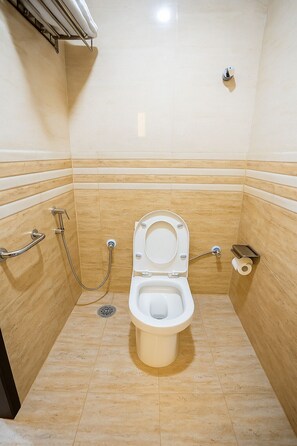 Queen Room | Bagno | Asciugamani, sapone, shampoo, carta igienica