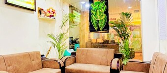 希卡大道酒店烏賈因