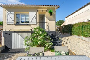 Exterior - Holiday Home 'Saint Georges De Didonne' with Private Terrace and Wi-Fi (Saint-Georges-de-Didonne)