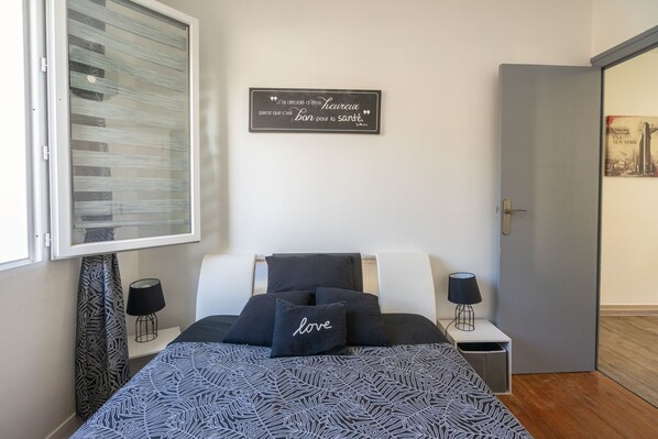 2 bedrooms, iron/ironing board, free WiFi