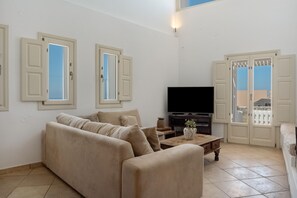 TV, fireplace, DVD player, stereo