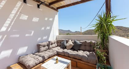 Casa de vacaciones 'Entre Volcanes Y Sal' con vistas a la montaña, Wi-Fi y aire acondicionado