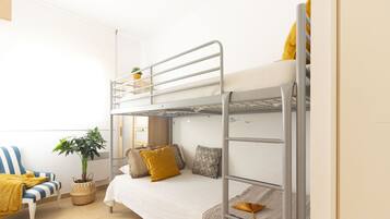 4 slaapkamers, een strijkplank/strijkijzer, gratis wifi, beddengoed