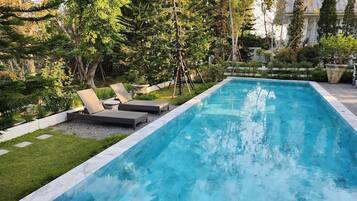 Piscine extérieure