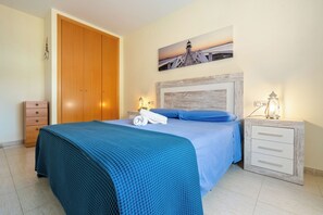 2 bedrooms, iron/ironing board, free WiFi, bed sheets