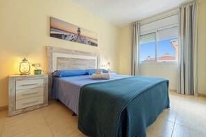 3 habitaciones, tabla de planchar con plancha y wifi gratis 