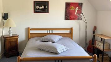 1 habitación, wifi y ropa de cama