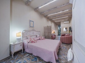 1 Schlafzimmer, Reisekinderbett, kostenloses WLAN, Bettwäsche
