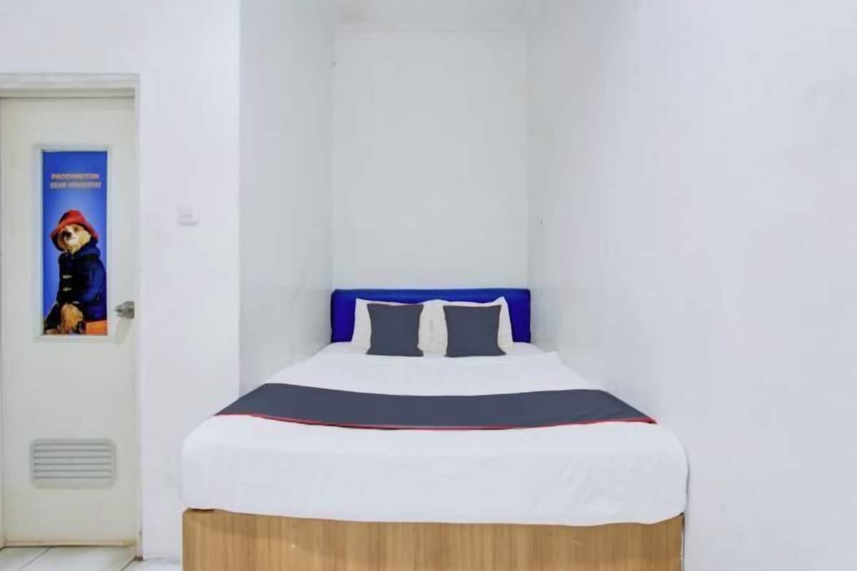 WiFi (free), bed sheets