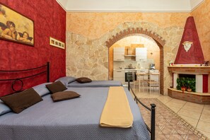 1 habitación, tabla de planchar con plancha, wifi gratis y ropa de cama 