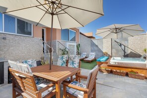 Outdoor dining - Vacation Home 'Kentia' with Sea View, Private Terrace and Wi-Fi (Castillo Caleta de Fuste)