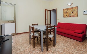 Classic-Apartment | Wohnbereich | 32-Zoll-Flachbildfernseher mit Digitalempfang