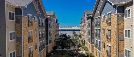 المنشأة من الخارج