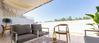 Apartment 'Vera' with Shared Pool, Wi-Fi and Air Conditioning