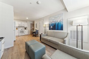 Televisión y oficina 