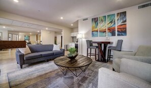 TV, offices - Spectacular 1Bd/1Bth Apt at The Rim I Gym (San Antonio)