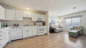 Coffee/tea maker, fridge, microwave, oven