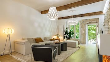 Télévision, cheminée