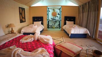 Habitación cuádruple de lujo, vista a la montaña | Insonorización y wifi gratis