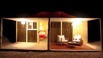 Chambre Quadruple Luxe, vue montagne | Terrasse/Patio