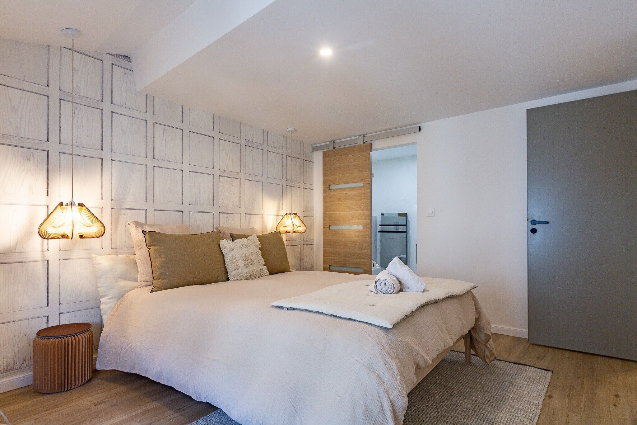 2 slaapkamers, een strijkplank/strijkijzer, gratis wifi, beddengoed