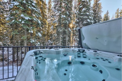 Luxury Villagewalk Townhouse in Sun Peaks