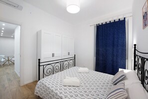 1 bedroom, iron/ironing board, free WiFi, bed sheets - Apartment 'La Casetta Di Leo' with Balcony, Wi-Fi and Air Conditioning (Genova)