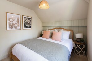 2 makuuhuonetta, silitysrauta/-lauta, Wi-Fi, vuodevaatteet