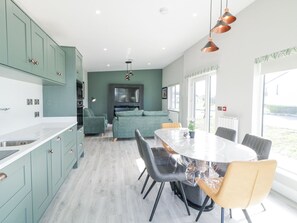 Dining - Number 3 Villa - The View (Bunbeg)