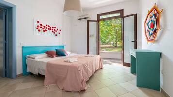 6 bedrooms, free WiFi, bed sheets