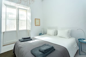 2 chambres, fer et planche à repasser, accès Internet, draps fournis