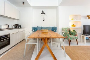 Fridge, microwave, oven, stovetop - Historic Tavira  - Casa Dona Ana (Tavira)