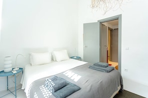 2 chambres, fer et planche à repasser, accès Internet, draps fournis