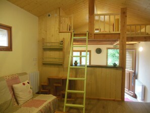 Interior - Holiday Home 'Gite 33m2, Vue Sur Le Vercors' with Mountain View, Private Terrace and Wi-Fi (Vinay)